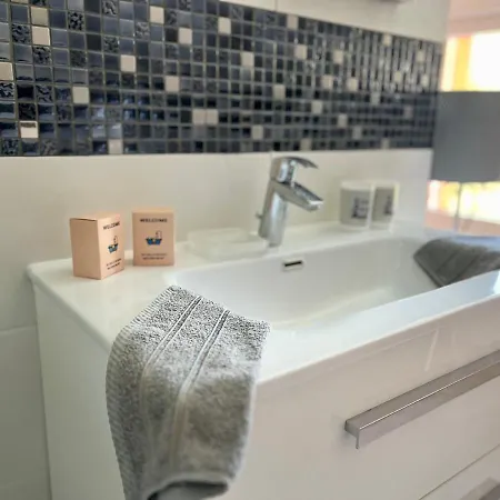 Villa Detente Cote D'azur, Piscine Et Privatifs *