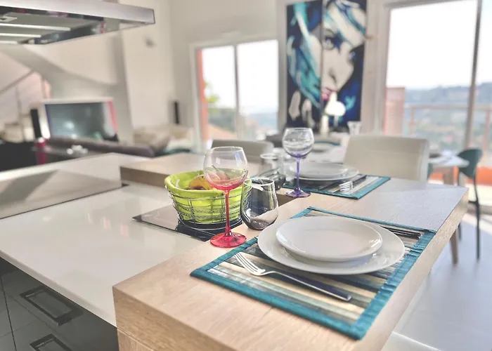 Detente Cote D'azur, Piscine Et Privatifs