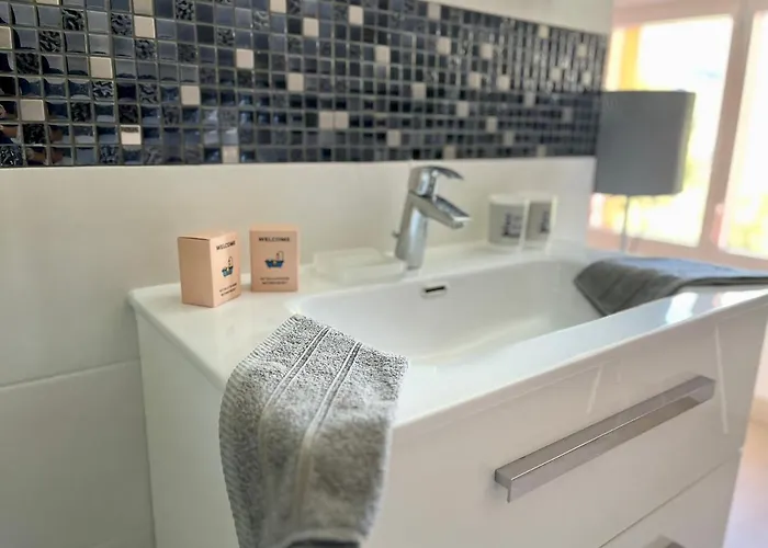 Villa Detente Cote D'azur, Piscine Et Privatifs *